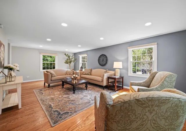 Photo 4 of Sale Pending at 2820 Beckwith Ct, Northbrook, IL 60062 | MLS# 12752136 | Listing updated on 2026-10-07