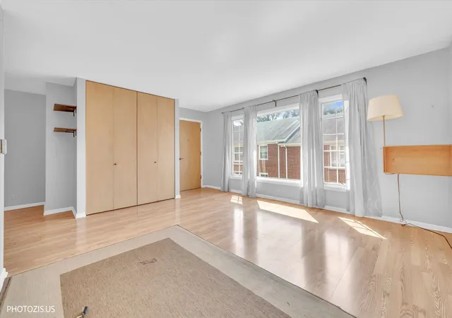 Photo 3 of Condo for sale at 1450 Plymouth Pl #2W, Glenview, IL 60025 | MLS# 12752141 | Listing updated on 2026-09-12
