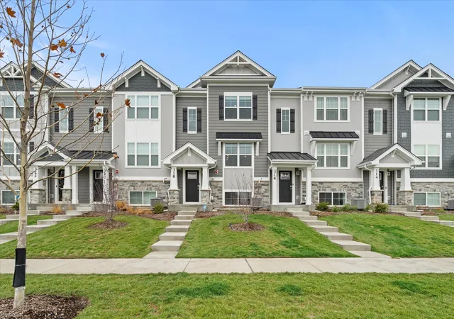 Photo 1 of Townhouse for sale at 318 Basin Ct, St. Charles, IL 60174 | MLS# 12752143 | Listing updated on 2026-09-12