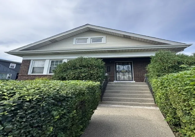 Photo 3 of Single family home for sale at 2726 Clarence Ave, Berwyn, IL 60402 | MLS# 12752144 | Listing updated on 2026-09-21
