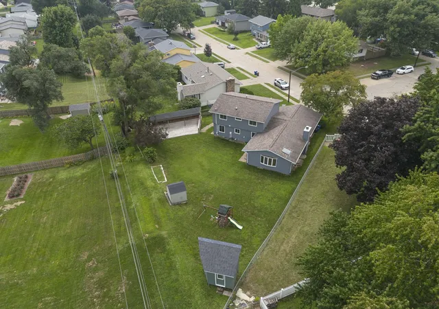 Photo 1 of Single family home for sale at 2604 E 34th Street Ct, Davenport, IA 52807 | MLS# 12752145 | Listing updated on 2026-10-05
