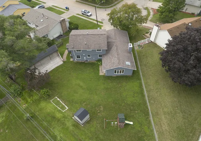 Photo 2 of Single family home for sale at 2604 E 34th Street Ct, Davenport, IA 52807 | MLS# 12752145 | Listing updated on 2026-10-05
