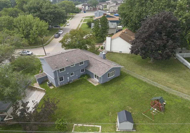 Photo 3 of Single family home for sale at 2604 E 34th Street Ct, Davenport, IA 52807 | MLS# 12752145 | Listing updated on 2026-10-05