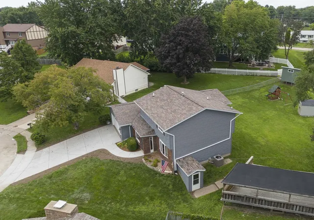 Photo 4 of Single family home for sale at 2604 E 34th Street Ct, Davenport, IA 52807 | MLS# 12752145 | Listing updated on 2026-10-05