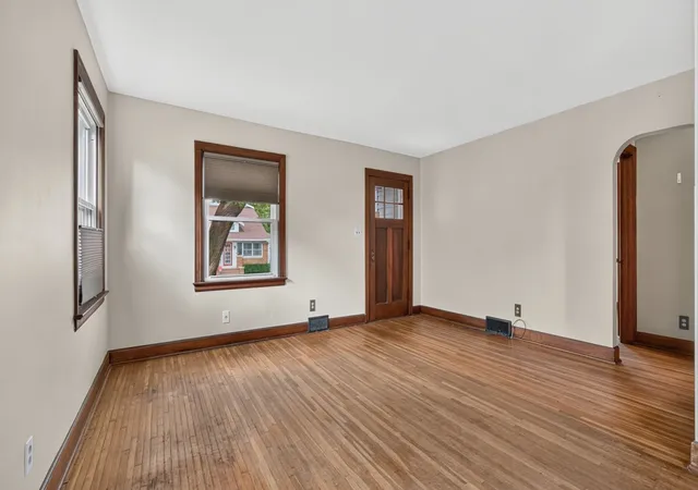 Photo 3 of Single family home for sale at 1618 S Center St, Bloomington, IL 61701 | MLS# 12752160 | Listing updated on 2026-09-16