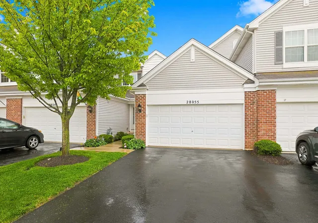 Photo 2 of Condo for sale at 28055 W Niagara St #28055, Lakemoor, IL 60051 | MLS# 12752186 | Listing updated on 2026-09-14