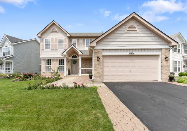 Photo 1 of Single family home for sale at 21824 W Kentwood Dr, Plainfield, IL 60544 | MLS# 12752187 | Listing updated on 2026-09-16