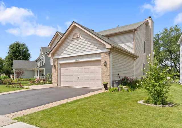 Photo 3 of Single family home for sale at 21824 W Kentwood Dr, Plainfield, IL 60544 | MLS# 12752187 | Listing updated on 2026-09-16