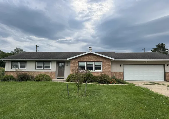 Photo 1 of Single family home for sale at 527 Timber Hills Dr, Freeport, IL 61032 | MLS# 12752190 | Listing updated on 2026-10-04