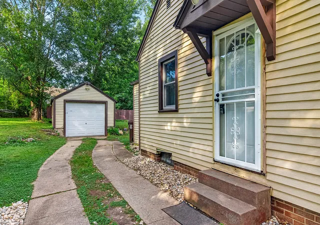 Photo 4 of Single family home for sale at 3308 California Rd, Rockford, IL 61108 | MLS# 12752198 | Listing updated on 2026-09-12
