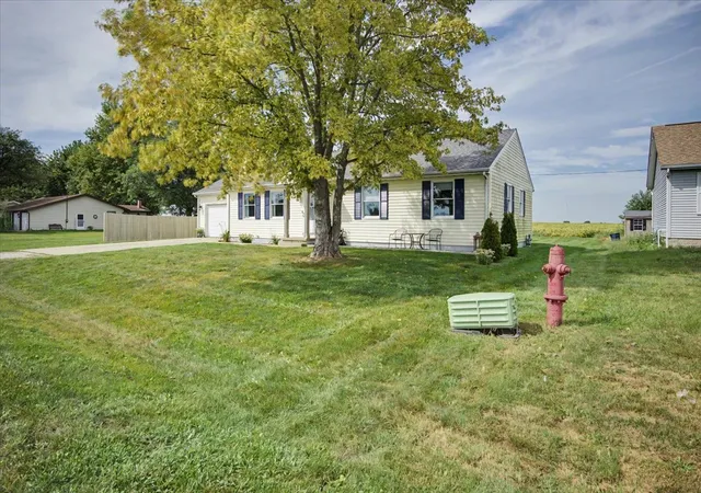 Photo 3 of Single family home for sale at 414 N Kathleen St, Stanford, IL 61774 | MLS# 12752212 | Listing updated on 2026-09-14