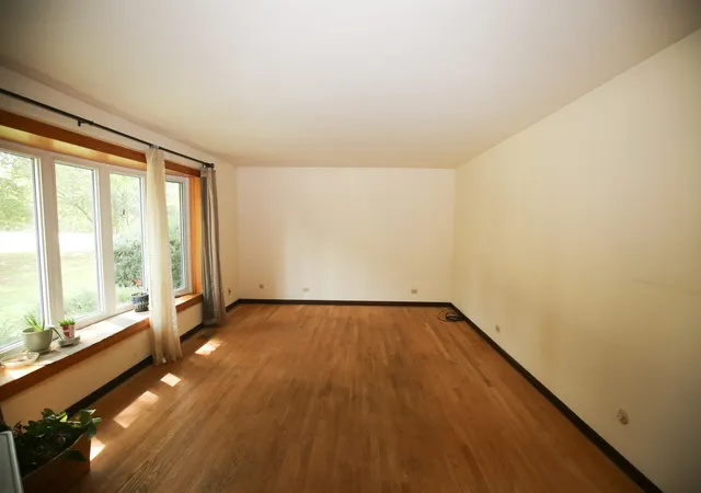 Photo 3 of Single family home for sale at 114 Rosemary Ave, Inverness, IL 60010 | MLS# 12752224 | Listing updated on 2026-09-17