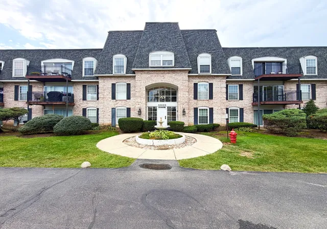Photo 1 of Sale Pending at 5000 Carriageway Dr #205, Rolling Meadows, IL 60008 | MLS# 12752227 | Listing updated on 2026-09-13