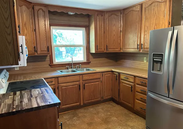 Photo 3 of Single family home for sale at 433 Marteeny St, Mt Vernon, IL 62864 | MLS# 12752237 | Listing updated on 2026-09-07