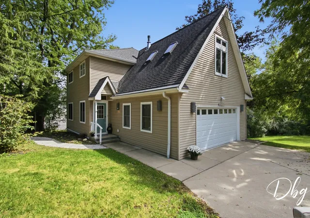 Photo 1 of Single family home for sale at 26227 W Forest Ct, Antioch, IL 60002 | MLS# 12752239 | Listing updated on 2026-09-22