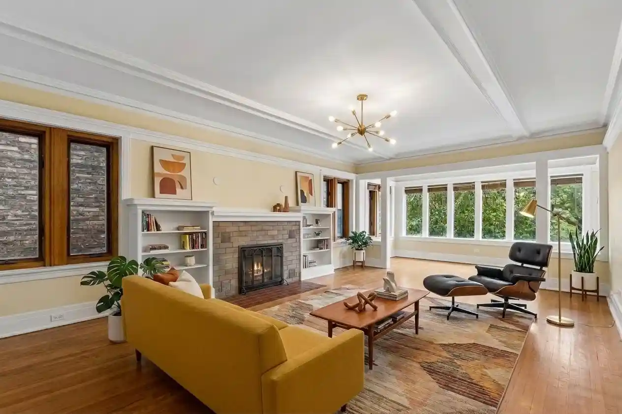 Listing Photo 2 - Condo for sale in 1130 W Morse Ave located at 1130 W Morse Ave, Chicago, IL 60626 - Unit #2E