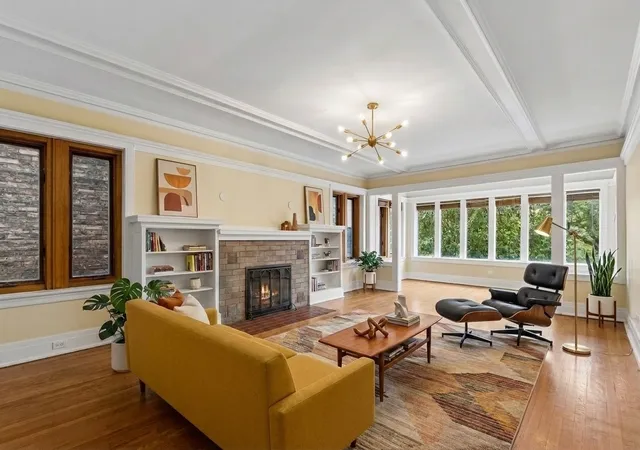 Photo 2 of Condo for sale at 1130 W Morse Ave #2E, Chicago, IL 60626 | MLS# 12752240 | Listing updated on 2026-09-15