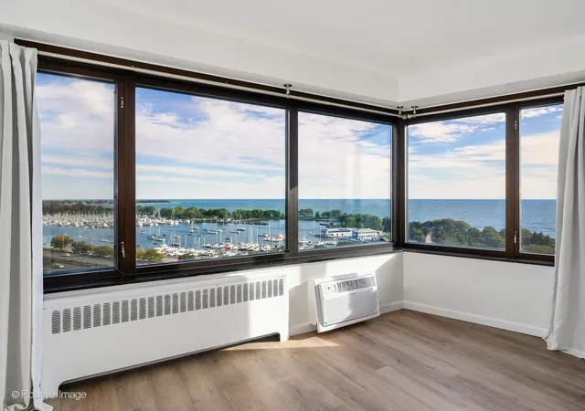 Listing Photo 4 - Condo for sale in building located at 3100 N Lake Shore Dr, Chicago, IL 60657 - Unit #1408