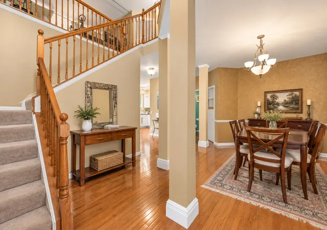 Photo 2 of Townhouse for sale at 227 Wimbledon Pl, Bloomingdale, IL 60108 | MLS# 12752249 | Listing updated on 2026-09-24