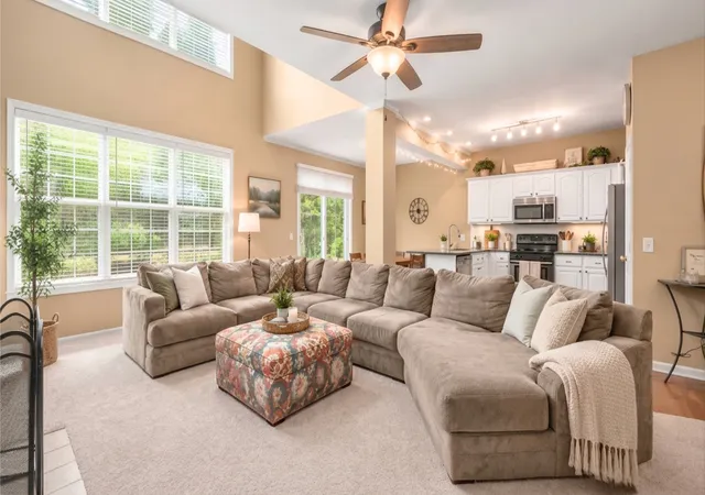 Photo 4 of Townhouse for sale at 227 Wimbledon Pl, Bloomingdale, IL 60108 | MLS# 12752249 | Listing updated on 2026-09-24