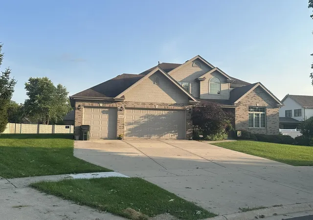 Photo 2 of Single family home for sale at 1960 Edmonds Ave, New Lenox, IL 60451 | MLS# 12752253 | Listing updated on 2026-09-06