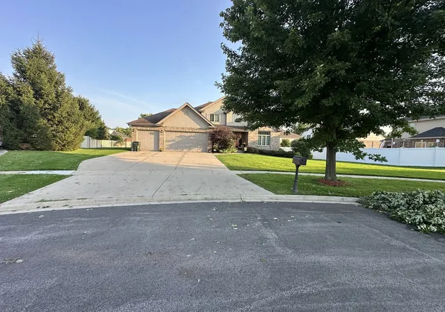 Photo 4 of Single family home for sale at 1960 Edmonds Ave, New Lenox, IL 60451 | MLS# 12752253 | Listing updated on 2026-09-06
