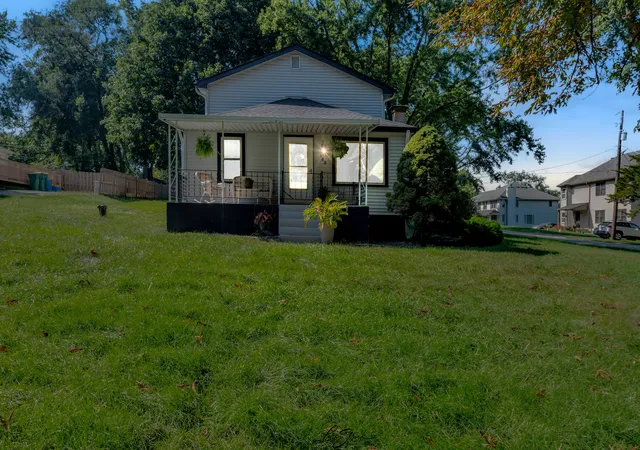 Photo 3 of Single family home for sale at 143 N Jefferson St, Lockport, IL 60441 | MLS# 12752270 | Listing updated on 2026-09-13