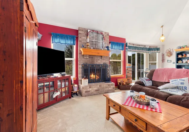 Photo 4 of Single family home for sale at 612 Yellowstone Ln, Yorkville, IL 60560 | MLS# 12752291 | Listing updated on 2026-09-27