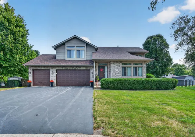 Photo 1 of Single family home for sale at 312 Badger Ct, Oswego, IL 60543 | MLS# 12752296 | Listing updated on 2026-10-04