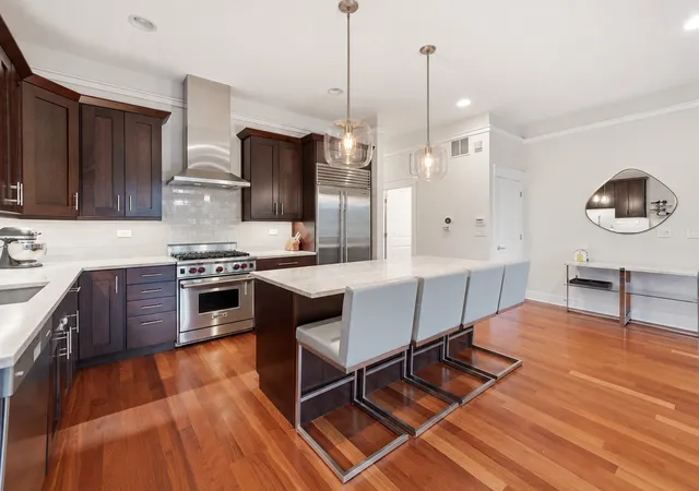 Photo 3 of Condo for sale at 639 W Briar Pl #3E, Chicago, IL 60657 | MLS# 12752305 | Listing updated on 2026-09-16