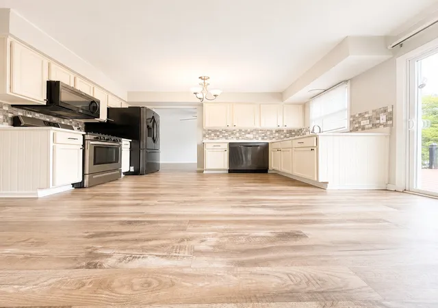 Photo 3 of Single family home for sale at 2116 Briar Hl Dr, Schaumburg, IL 60194 | MLS# 12752311 | Listing updated on 2026-09-22