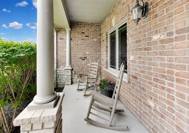 Photo 3 of Single family home for sale at 20025 Aine Dr, Frankfort, IL 60423 | MLS# 12752314 | Listing updated on 2026-09-29