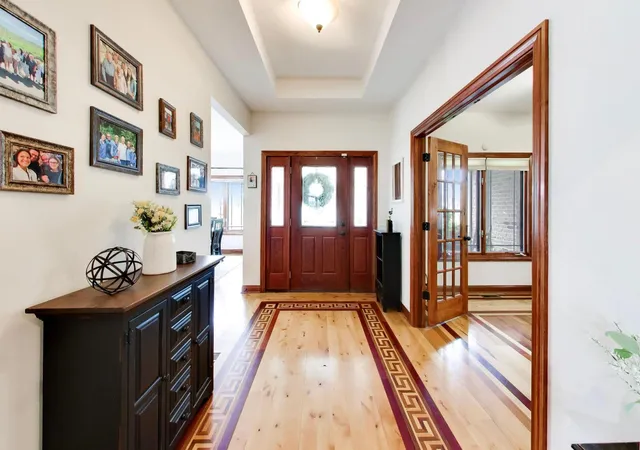 Photo 3 of Single family home for sale at 20025 Aine Dr, Frankfort, IL 60423 | MLS# 12752314 | Listing updated on 2026-09-29