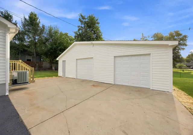 Photo 3 of Single family home for sale at 36891 N Carol Ln, Lake Villa, IL 60046 | MLS# 12752327 | Listing updated on 2026-09-30