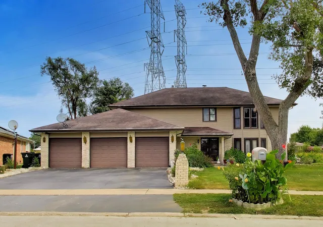 Single family home for sale at 18237 De Jong Ln, Lansing, IL 60438 | MLS# 12752339