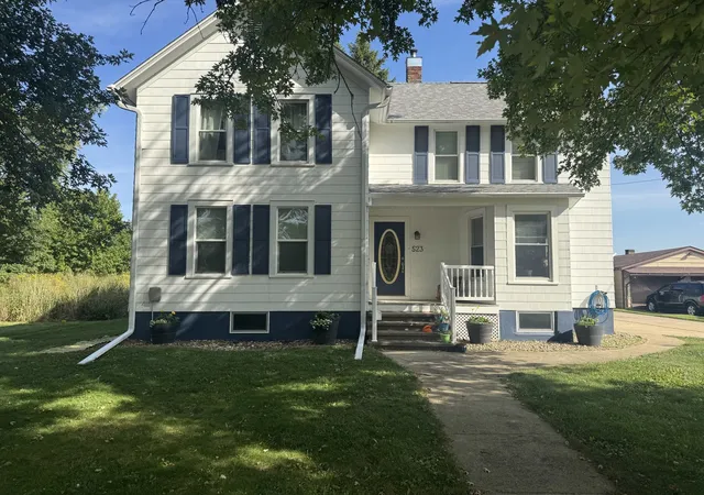 Photo 1 of Single family home for sale at 523 E Wells St, Geneseo, IL 61254 | MLS# 12752352 | Listing updated on 2026-09-19