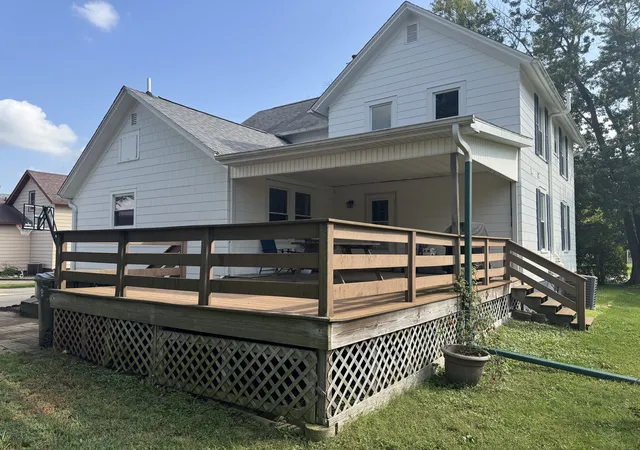 Photo 4 of Single family home for sale at 523 E Wells St, Geneseo, IL 61254 | MLS# 12752352 | Listing updated on 2026-09-19