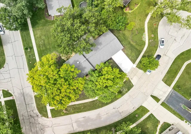 Photo 3 of Single family home for sale at 590 Durham Ct, Hoffman Estates, IL 60169 | MLS# 12752366 | Listing updated on 2026-09-19