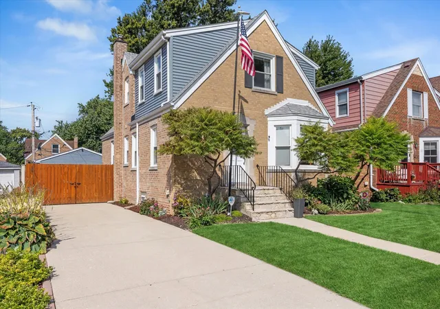 Photo 2 of Single family home for sale at (Undisclosed), Evergreen Park, IL 60805 | MLS# 12752384 | Listing updated on 2026-09-14