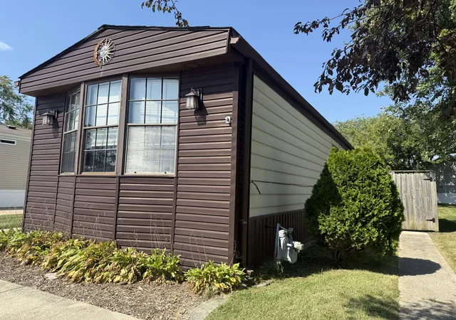 Photo 1 of Sale Pending at 525 Moorfield Rd, Matteson, IL 60443 | MLS# 12752397 | Listing updated on 2026-10-03