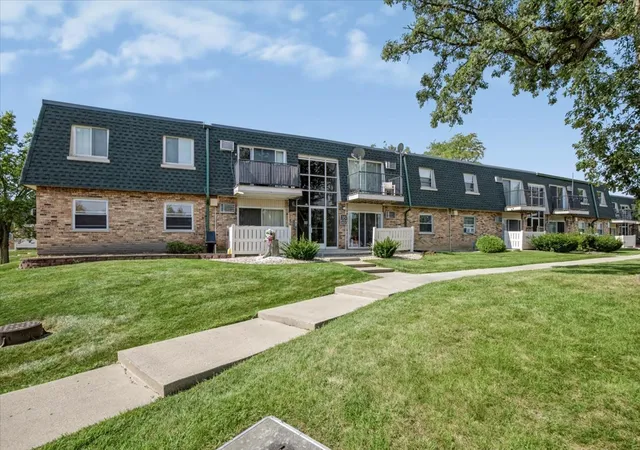 Photo 1 of Sale Pending at 8423 W 99th Terrace #35-214, Palos Hills, IL 60465 | MLS# 12752409 | Listing updated on 2026-10-07