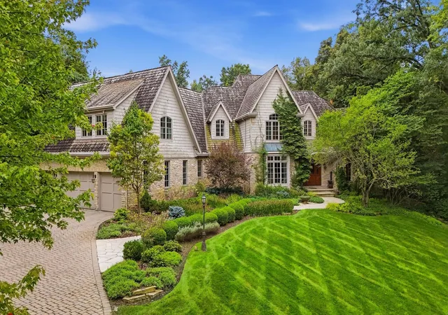 Photo 2 of Mansion for sale at 33w551 Hub Rd, Wayne, IL 60184 | MLS# 12752423 | Listing updated on 2026-10-07
