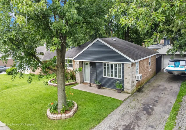 Photo 2 of Single family home for sale at 347 Minocqua St, Park Forest, IL 60466 | MLS# 12752431 | Listing updated on 2026-09-12