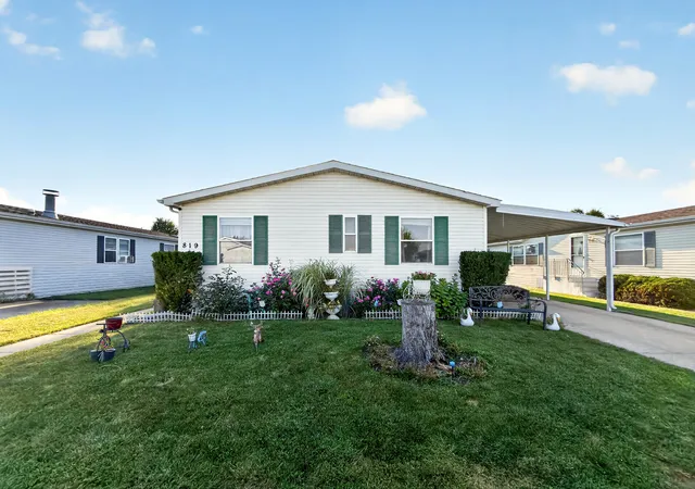 Photo 2 of Manufactured home for sale at 819 South 9th St, De Kalb, IL 60115 | MLS# 12752432 | Listing updated on 2026-09-13