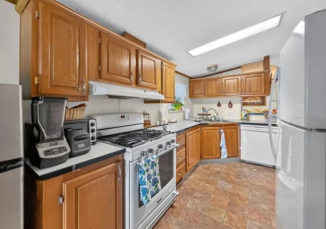 Photo 4 of Manufactured home for sale at 819 South 9th St, De Kalb, IL 60115 | MLS# 12752432 | Listing updated on 2026-09-13