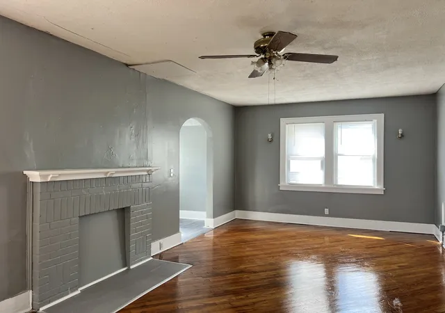 Photo 4 of Single family home for sale at 605 S 24th Street, Mt Vernon, IL 62864 | MLS# 12752447 | Listing updated on 2026-09-13