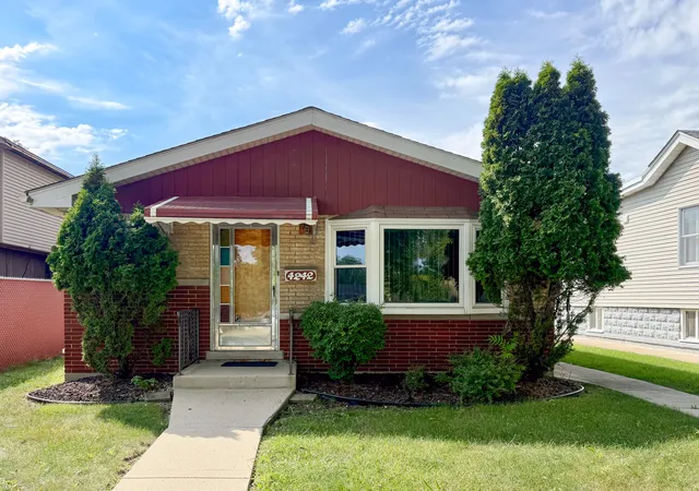 Photo 2 of Single family home for sale at 4242 Fishermans Ter, Lyons, IL 60534 | MLS# 12752450 | Listing updated on 2026-09-17