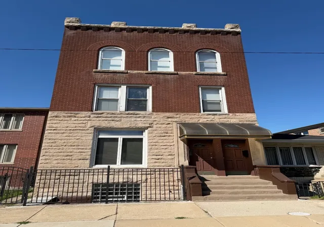 Multi family home for sale at 2722 S Wells St, Chicago, IL 60616 | MLS# 12752474