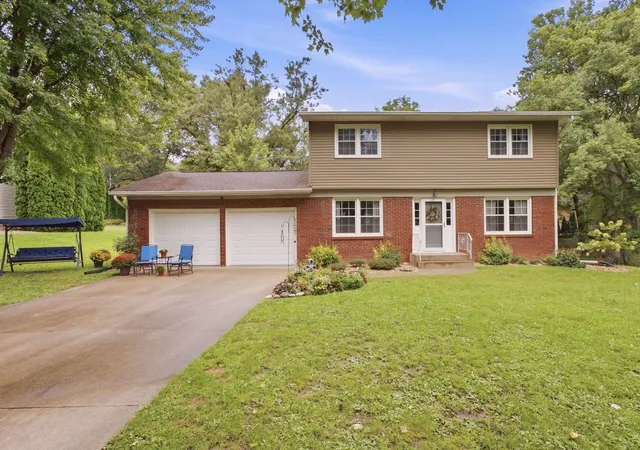 Photo 1 of Single family home for sale at 131 Central Park Ave, Geneseo, IL 61254 | MLS# 12752480 | Listing updated on 2026-09-30