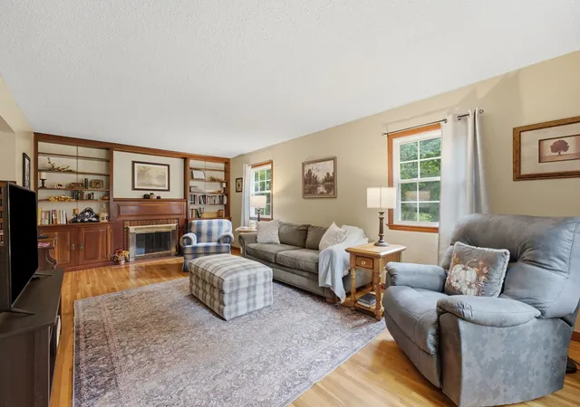 Photo 3 of Single family home for sale at 131 Central Park Ave, Geneseo, IL 61254 | MLS# 12752480 | Listing updated on 2026-09-30